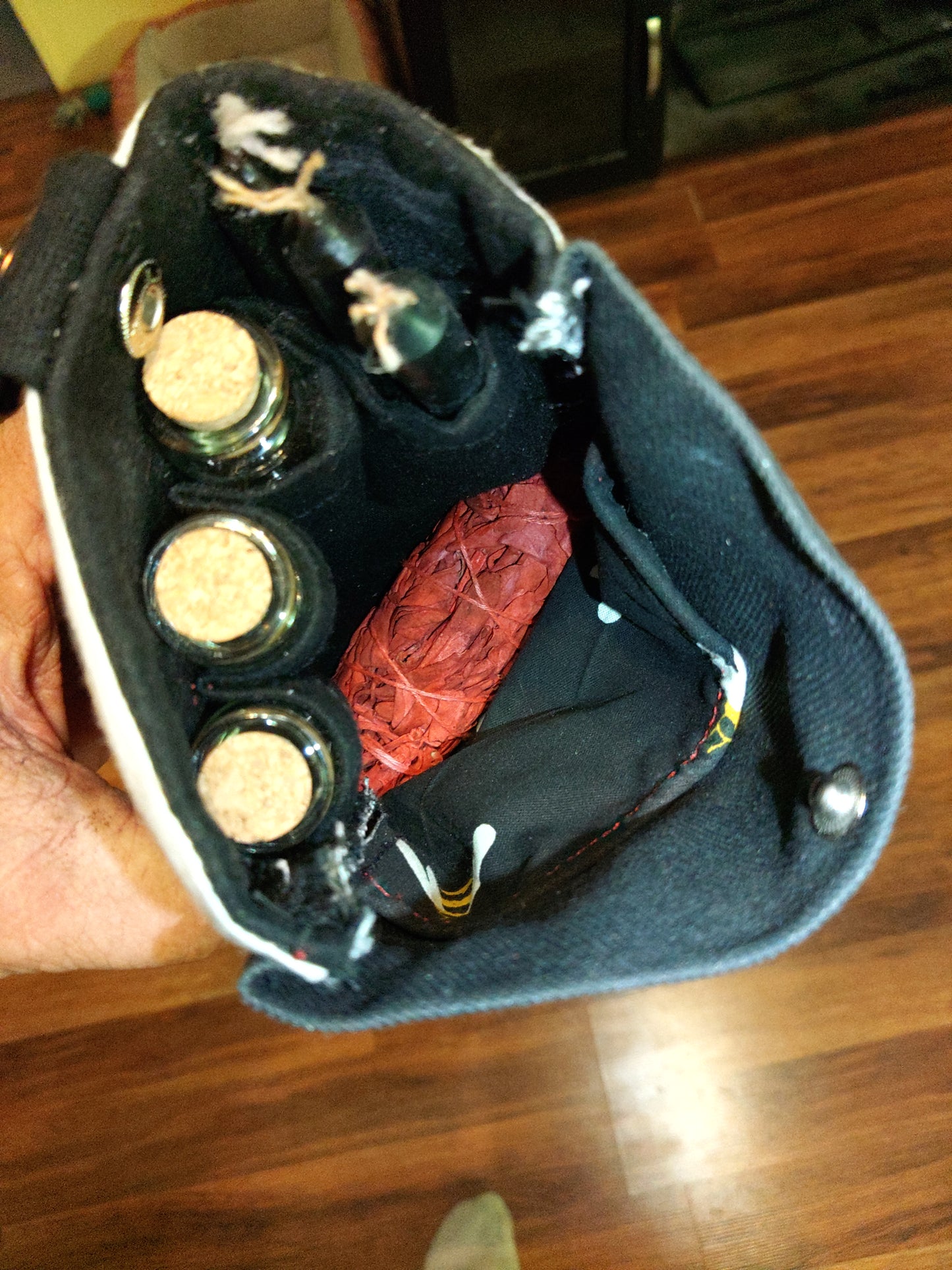🖤 The Crimson Witch – Hip Clip Tote
