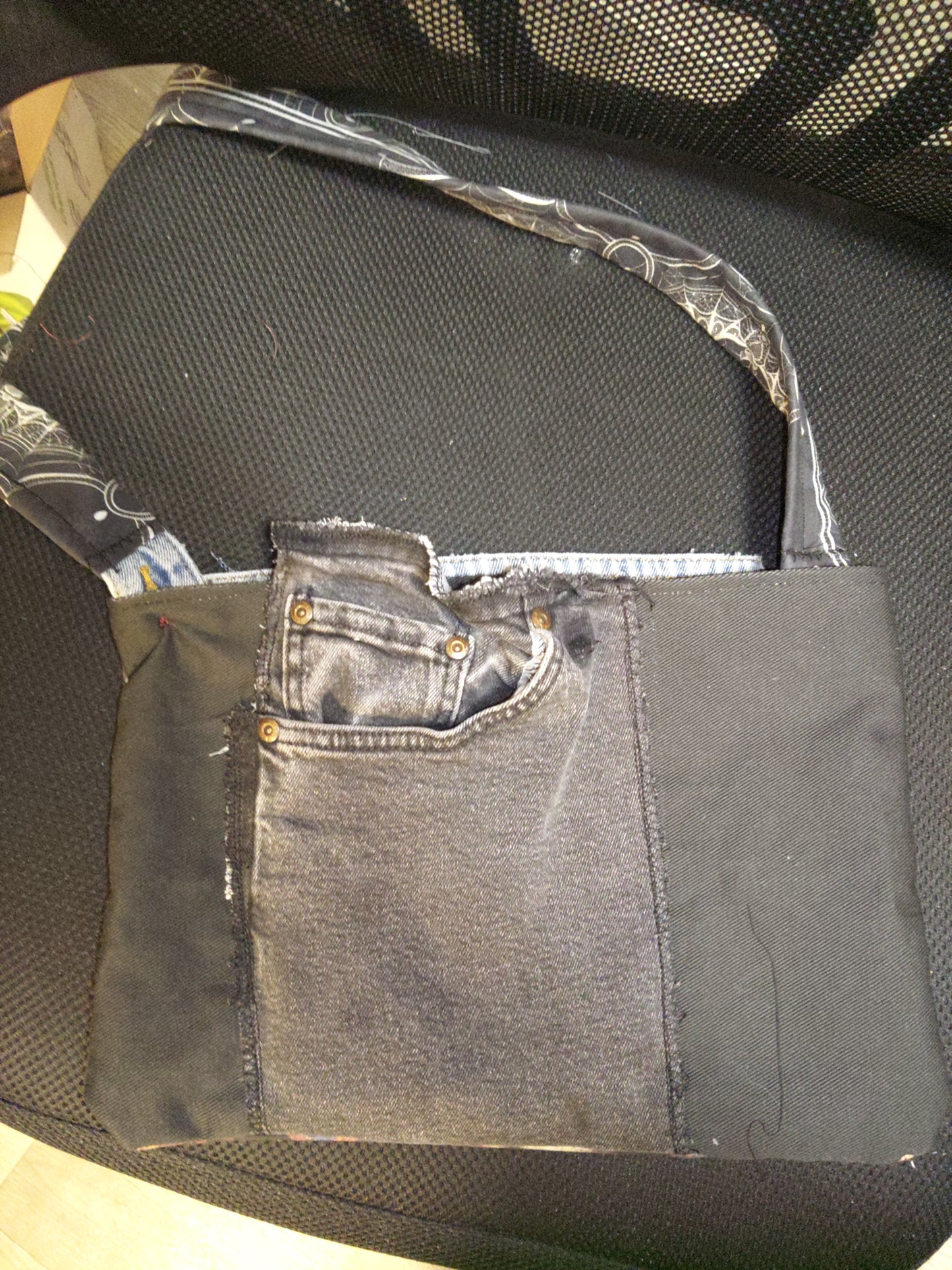 Los Lonely Dolls 5 pocket bag with bats motif strap